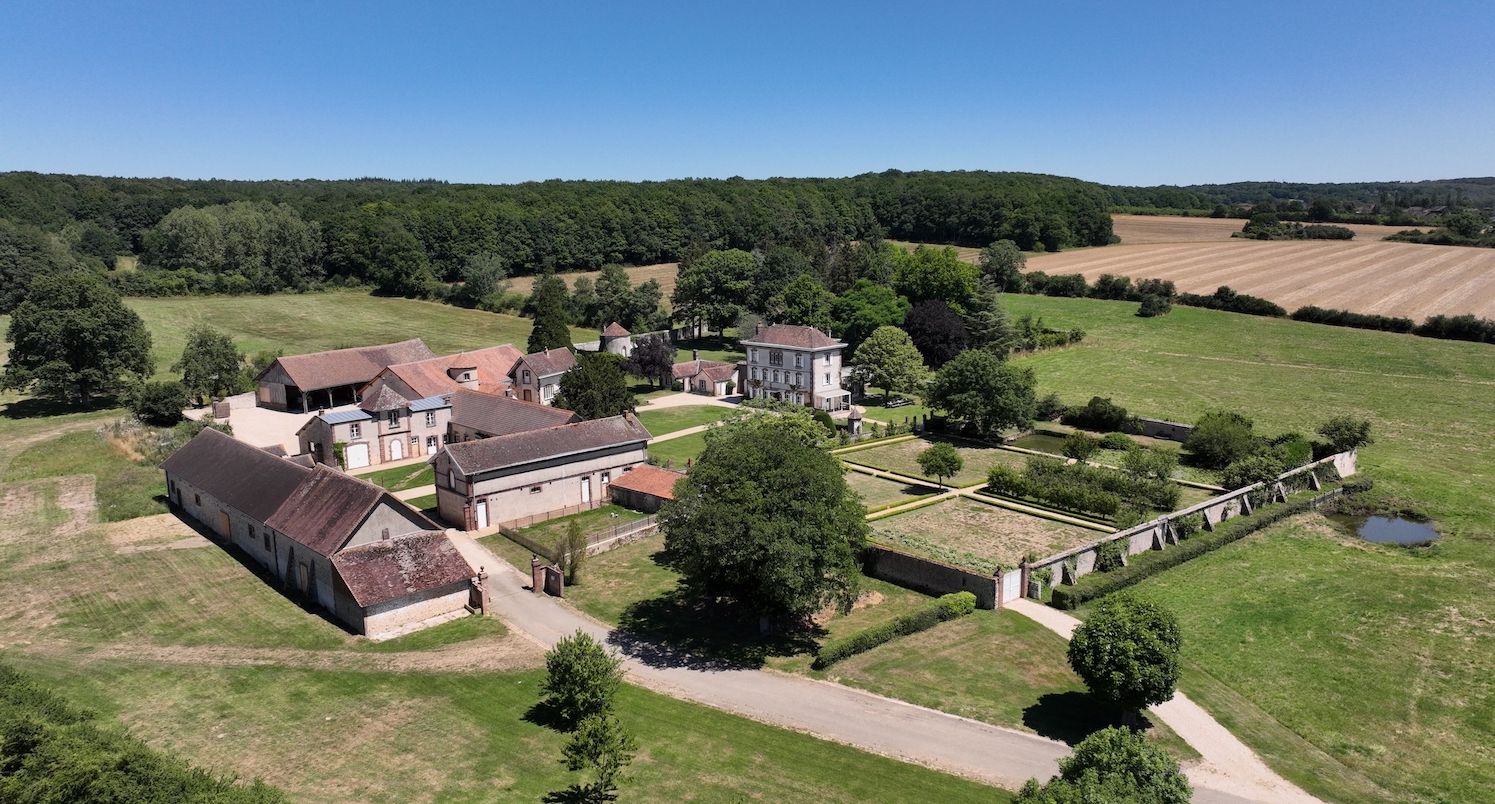 Mise en valeur de biens immobiliers par drone en normandie